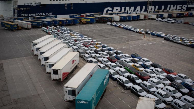 Los precios de exportaciones industriales suben un 0,1% en octubre y los de importaciones caen un 0,2%
