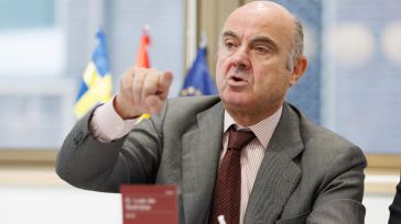 Guindos (BCE) dice que nadie sabe el final de la política monetaria, pero afirma que la trayectoria está clara
