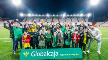 Globalcaja brinda una experiencia exclusiva a un grupo de clientes con jugadores del Alba 