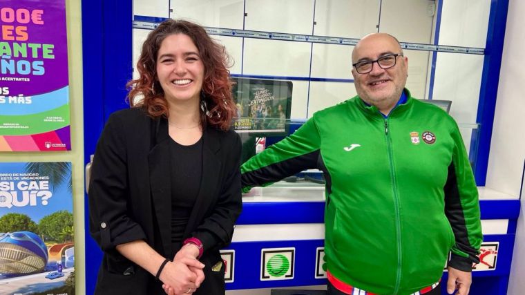 Una administración de Puertollano reparte 60.000 euros del quinto premio: 'Por fin me he estrenado, mamá'