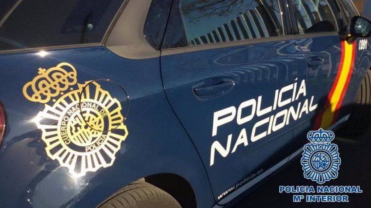 Detienen a 3 personas en Albacete por regentar un 'supermercado' de droga e incautan cocaína, hachís y armas