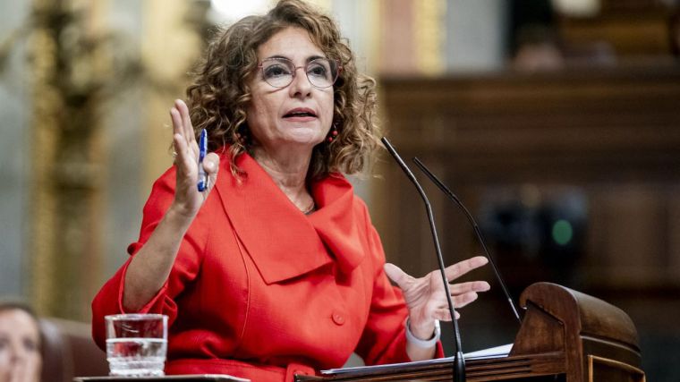 Montero defiende la financiación singular para Cataluña y confía en aprobar los PGE en próximos meses