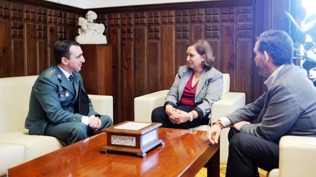 Cedillo traslada al nuevo jefe de la Guardia Civil de Toledo el compromiso de su Gobierno con las Fuerzas de Seguridad del Estado