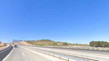 Dos heridos en un accidente de camión en Caudete que ha interrumpido el tráfico en la A-33 sentido Valencia