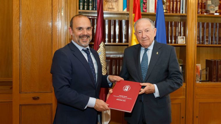 El presidente del Consejo Social de la UCLM entrega la Memoria Anual a Bellido