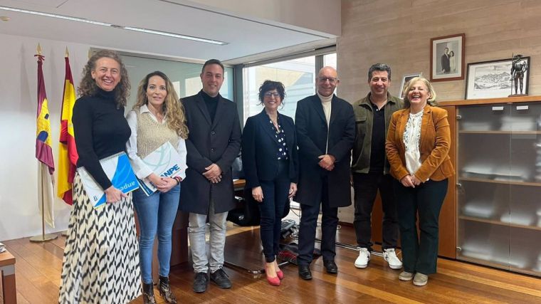 Anpe y UGT, satisfechos con el cumplimiento del acuerdo en educación de 2023, cuya negociación seguirá con más medidas