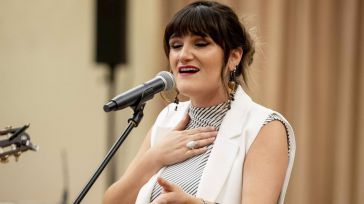 Rozalén lanza su nuevo single 'Paloma Negra', un homenaje a Chavela Vargas