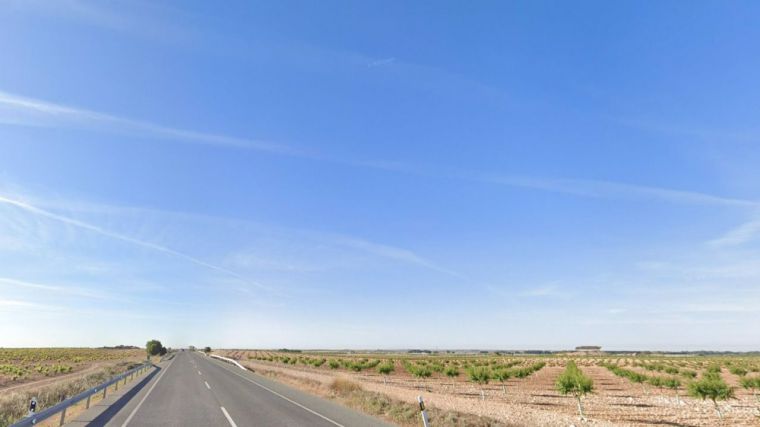 Fallece un conductor de camión en un accidente de tráfico en la N-301 a su paso por Villanueva de Alcardete