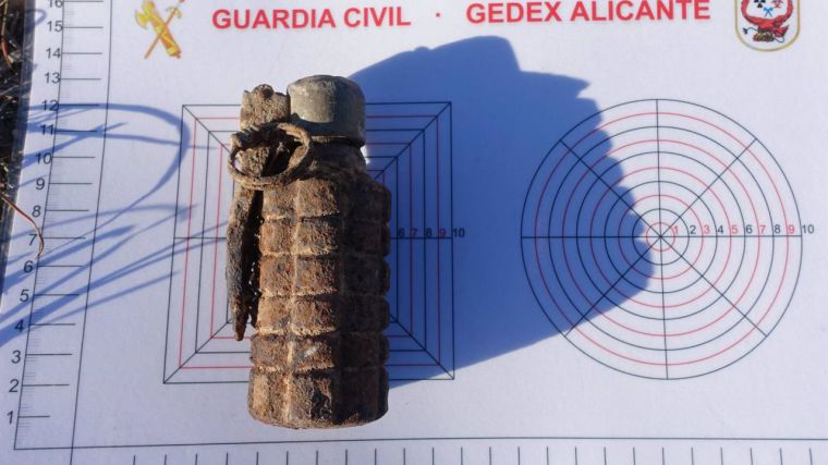 La Guardia Civil desactiva una granada de mano localizada en un pueblo de Albacete