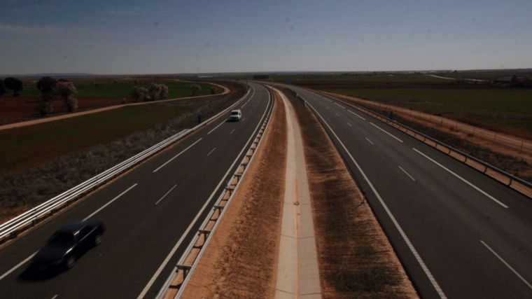 Investigan a un hombre que circulaba en sentido contrario por la autopista AP-36 Ocaña-La Roda