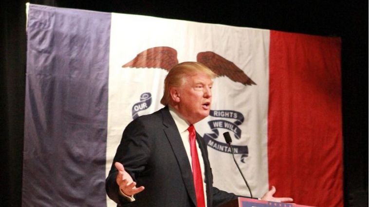 Trump impondrá en abril aranceles del 25% a automóviles, semiconductores y productos farmacéuticos