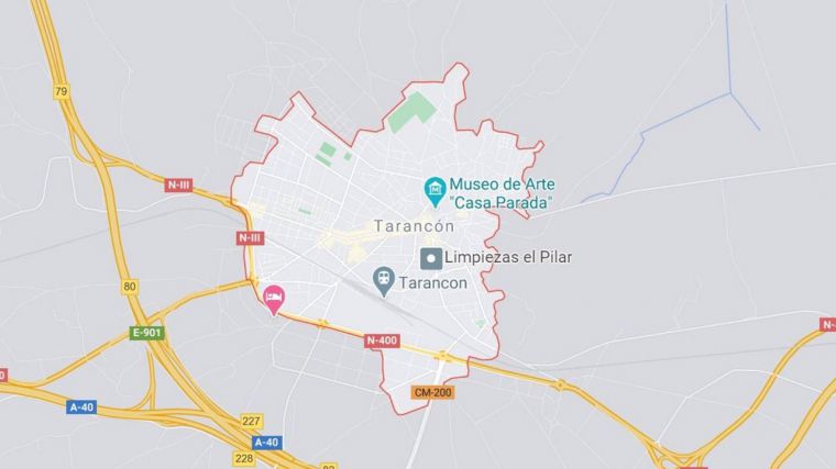 Fallece un conductor tras sufrir una salida de vía con un turismo en una calle de Tarancón (Cuenca)