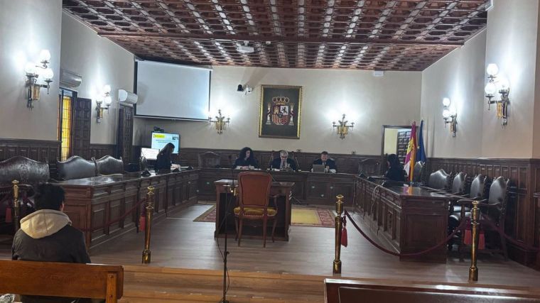 El acusado dpor posesión y distribución de pornografía infantil en Cuenca evita la prisión tras reconocer los hechos