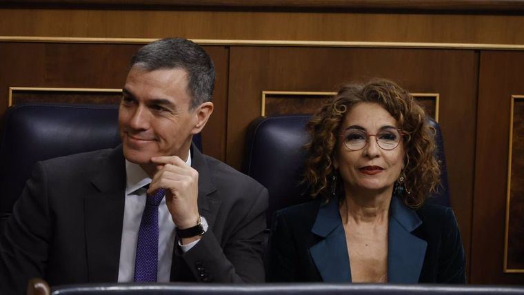 El PP dice que el Gobierno pagará la condonación de deuda con más impuestos y Hacienda lo niega