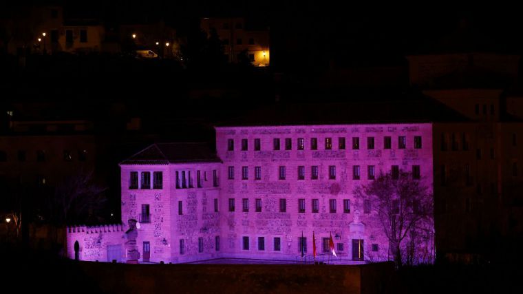 Las Cortes regionales programan para el 8M un acto institucional, iluminación especial de la fachada de San Gil, un taller participativo y ‘Puertas Abiertas’