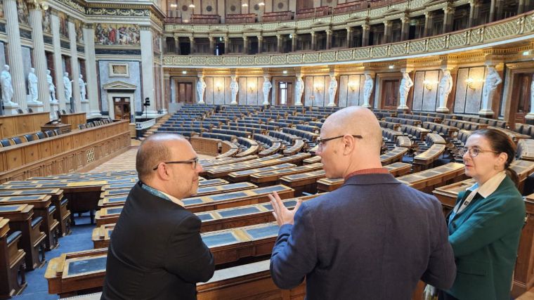 Bellido conoce los avances en accesibilidad de los parlamentos Nacional de Austria y Regional de Viena, ciudad premiada por la UE en esta materia
