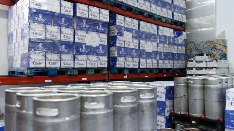 El stock de mercancías en el comercio aumenta un 1,1% en 2024 y suma más de tres años de avances