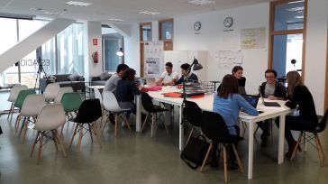 La UCLM y Banco Santander promueven el emprendimiento y la innovación a través de dos convocatorias universitarias