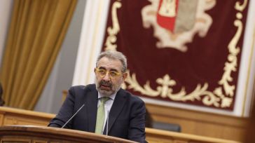 Fernández Sanz presume de gestión sanitaria mientras PP y Vox piden su dimisión por "desprecio" a los empleados