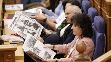 Las Cortes se tiñen de morado en su jornada de ‘Puertas Abiertas’ con una visita guiada enfocada al Día Internacional de las Mujeres