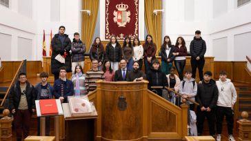 Alumnado del IES Arcipreste de Hita (Azuqueca) entrevista al presidente de las Cortes regionales