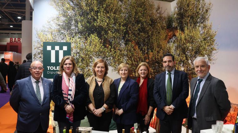 Cedillo reivindica el papel de la agricultura en la provincia de Toledo y presume “del mejor aceite de oliva del mundo” en la World Olive Oil Exhibition