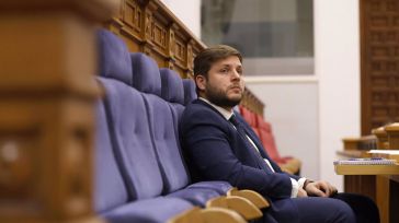 La Junta exige al Gobierno central que saque adelante un nuevo plan estatal de viviendas y PP y Vox critican su inacción