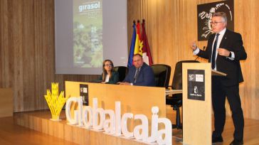 Globalcaja reúne a 300 agricultores para informar, de la mano del consejero de Agricultura, de las novedades de la PAC y la nueva ayuda medioambiental al girasol