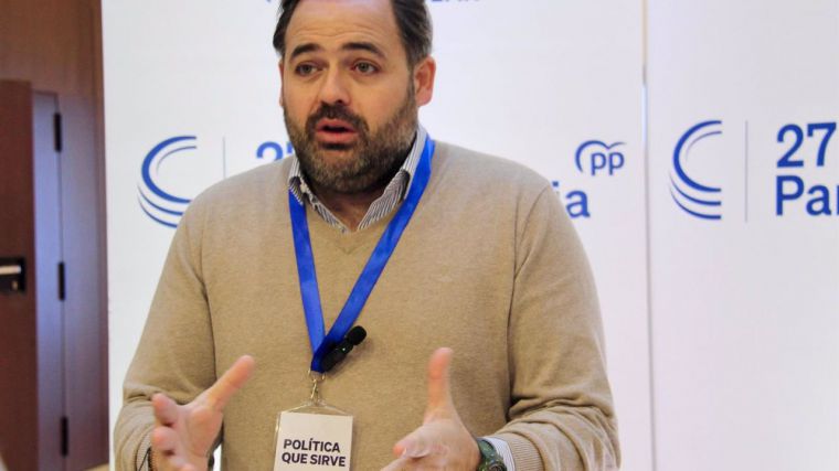 Núñez reitera en Sevilla las críticas política fiscal del PSOE y reivindica al PP como 'la alternativa real' en CLM