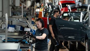 La guerra arancelaria se deja sentir en la actividad de la industria manufacturera, que se contrae 49,5 puntos en marzo