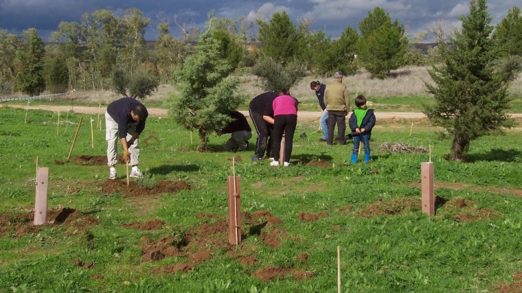 Abiertas las inscripciones para desarrollar una jornada de plantación de árboles y arbustos el próximo 27 de abril en la finca Portusa (Polán)