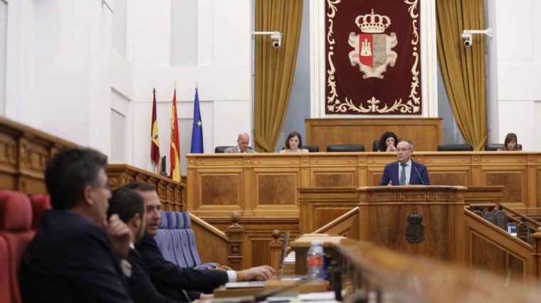 Las Cortes regionales aprueban la ‘Ley de Medidas Administrativas y Tributarias’