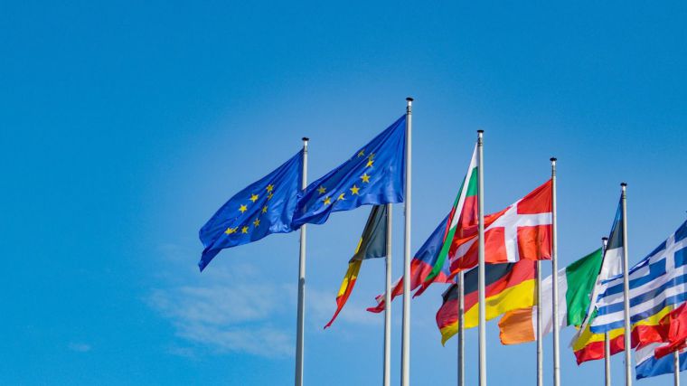 Von der Leyen apunta a las grandes tecnológicas de EEUU si fracasa la negociación arancelaria con Trump