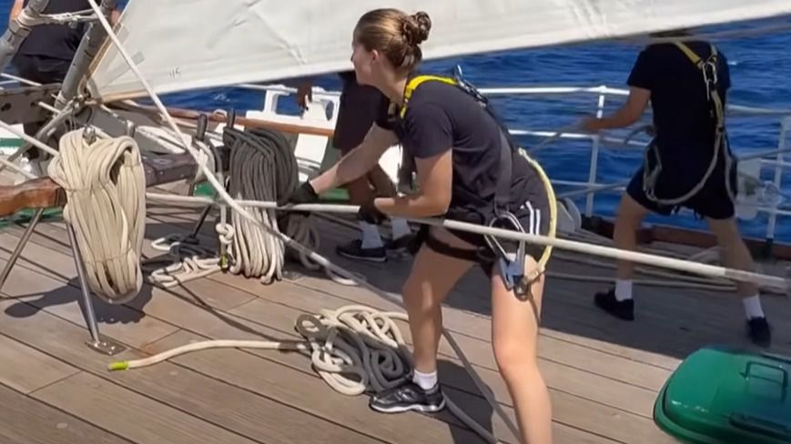 La princesa Leonor elige una conocida marca de zapatillas de CLM para su formación naval