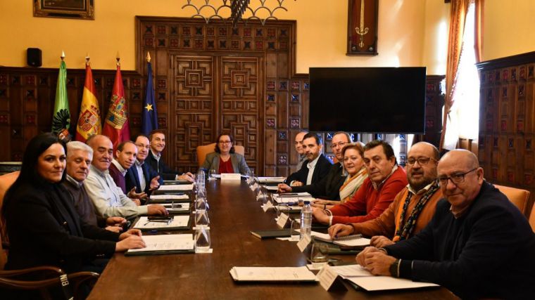 Cedillo presidió el Gabinete de crisis para asegurar el funcionamiento de los centros dependientes de la Diputación y el bienestar de los toledanos