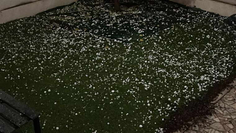 La lluvia deja 20 litros por metro cuadrado en Daimiel en apenas seis horas y una intensa descarga de granizo