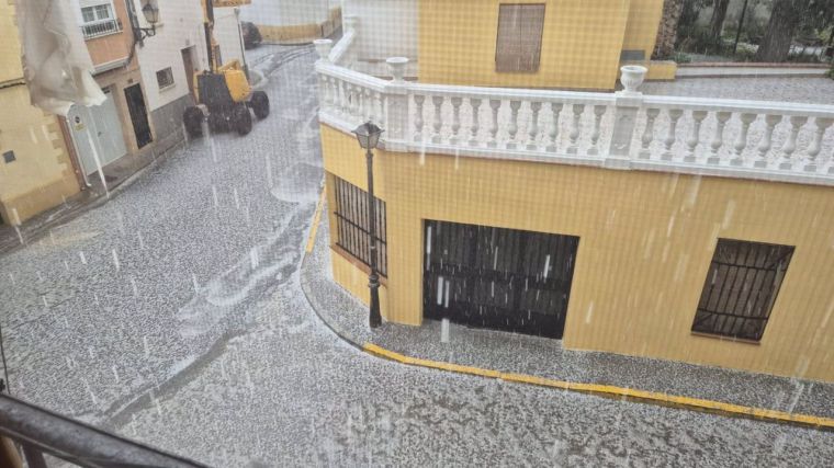 El temporal deja intensas granizadas en Cuenca capital y provincia