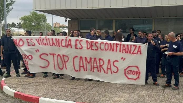 Los trabajadores de ICSA y AyA se manifiestan contra la instalación de cámaras de vigilancia en los centros de trabajo de Toledo 