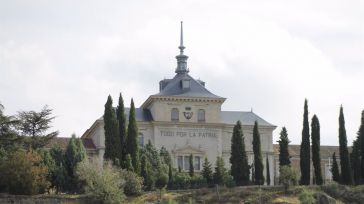 La UCLM exhibe su alianza con la Academia de Infantería conmemorando sus 175 años con una jornada para estudiantes y militares