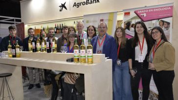 Estudiantes del Grado en Enología de la UCLM presentan a la sociedad sus vinos en FENAVIN