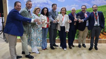 La presidenta de la Diputación de Toledo refuerza el compromiso con el sector agroalimentario en FENAVIN