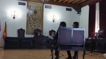 La Fiscalía pide rebajar de 25 a 15 años la pena al acusado de matar a puñaladas a su compañero de piso en Yeles