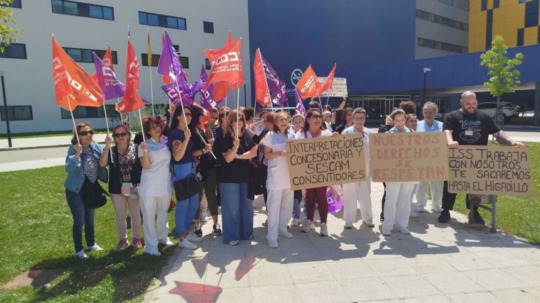 La plantilla de limpieza del Hospital de Toledo se concentra en protesta ante diversos conflicto laborales