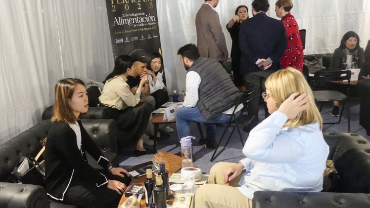 Martínez Guijarro destaca el peso del sector agrario en las exportaciones de CLM que suponen el 40% de lo exportado en 2024