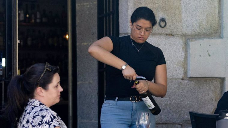 El nuevo convenio de Hostelería de Guadalajara contempla una subida salarial del 2% y un Plan LGTBI