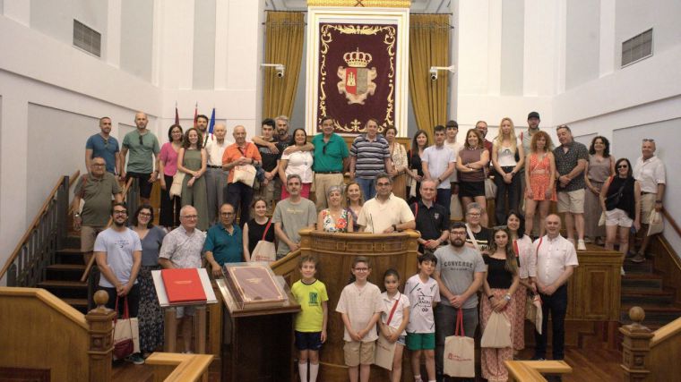 Las Cortes de Castilla-La Mancha acogen con éxito una jornada de Puertas Abiertas con motivo del Día de la Región