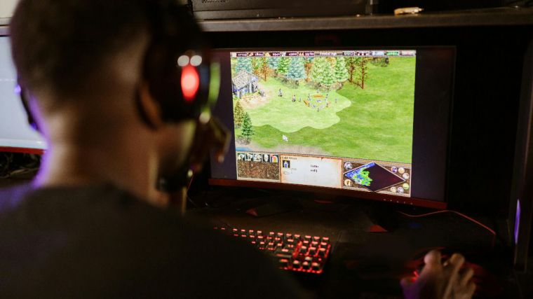 Ni adolescentes, ni solitarios: El 81% de los 'gamers' de CLM tiene más de 35 años y un estilo de vida activo