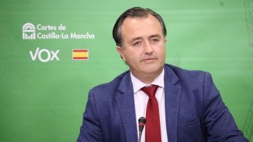 Vox C-LM pide a Page que ordene a sus diputados en el Congreso apoyar la moción de censura de Abascal contra Sánchez