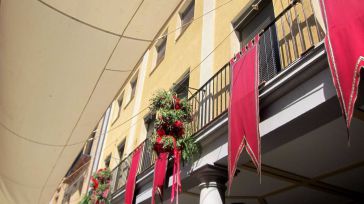 Reparan los toldos del Corpus afectados por el viento y el Ayuntamiento de Toledo pone todos los medios para evitar más daños