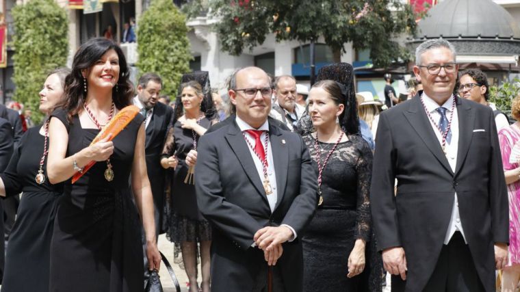 El presidente y la Mesa de las Cortes de CLM, en el Corpus de Toledo